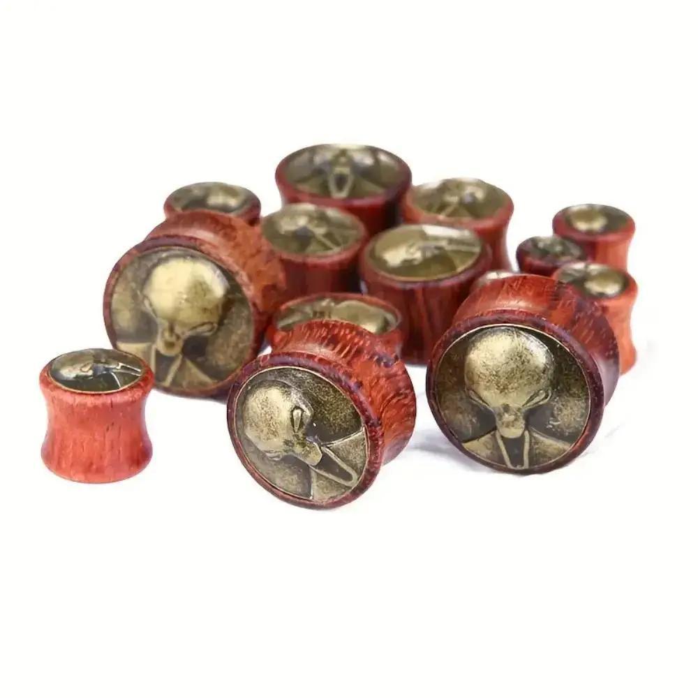 ヴィンテージ木製エイリアンヘッドボディピアスプラグ2個、ユニ - Body Jewelry Materials のレビューと価格