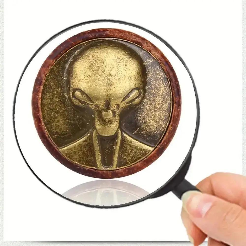 ヴィンテージ木製エイリアンヘッドボディピアスプラグ2個、ユニ - Body Jewelry Materials のレビューと価格
