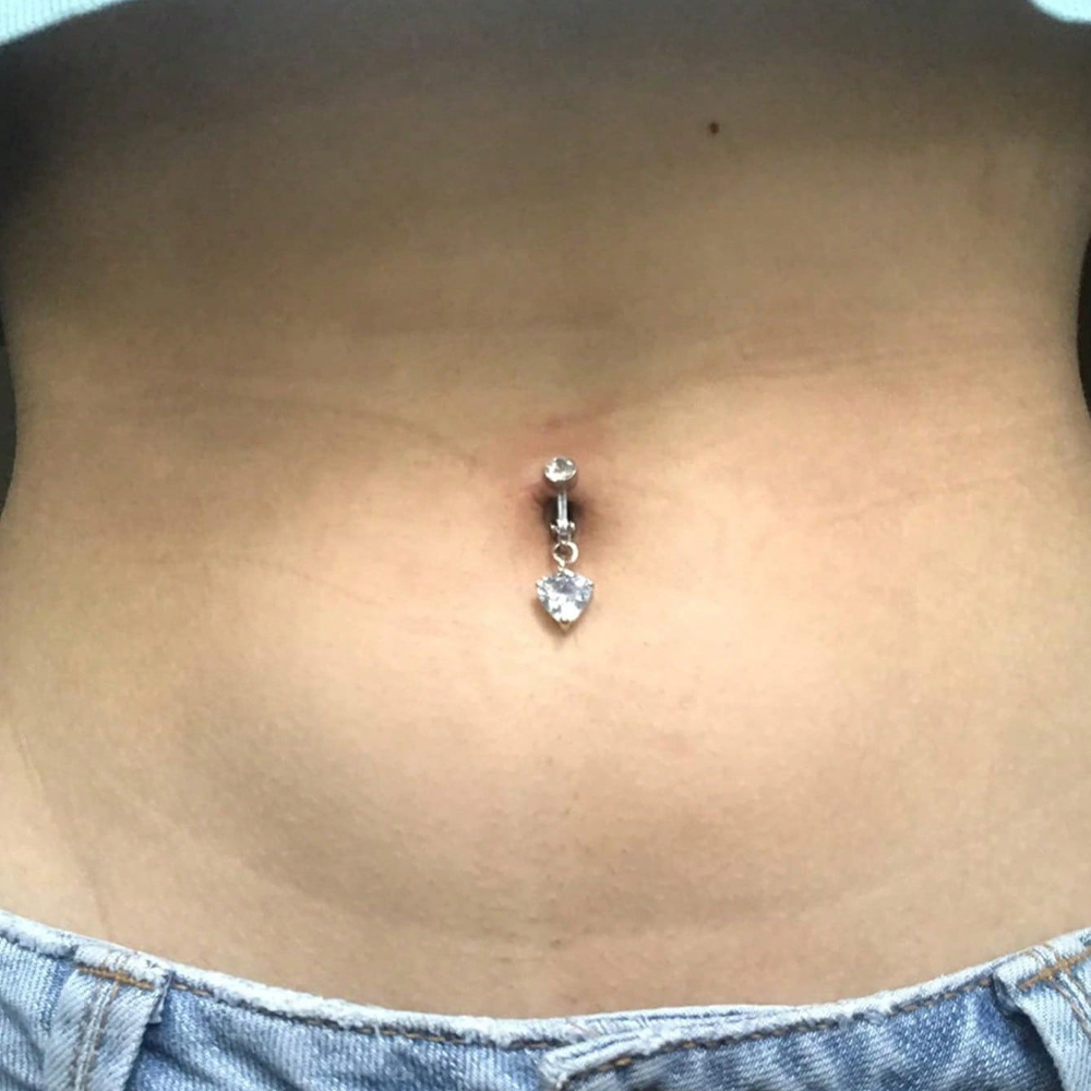 ゴールドフェイクベリーピアス キュービックバタフライ クリッ - Body Jewelry Belly Button Rings のレビューと価格
